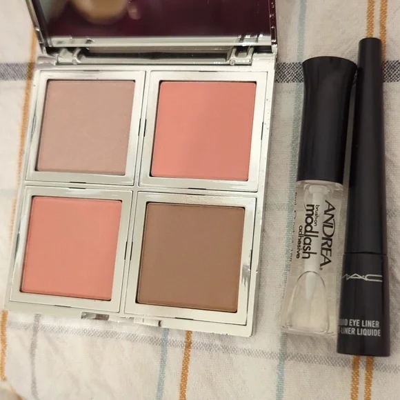 Makeup bundle -Mac eyeliner, Becca highlighter - Picture 2 of 9